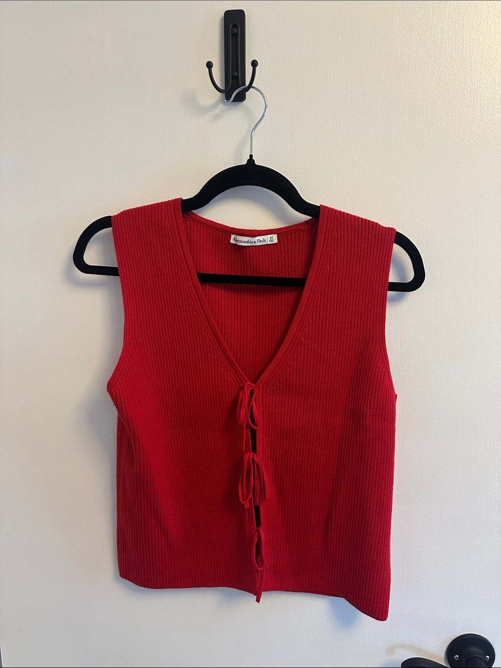 Abercrombie & Fitch Red Ribbed Tie-Front Sleeveless Tank